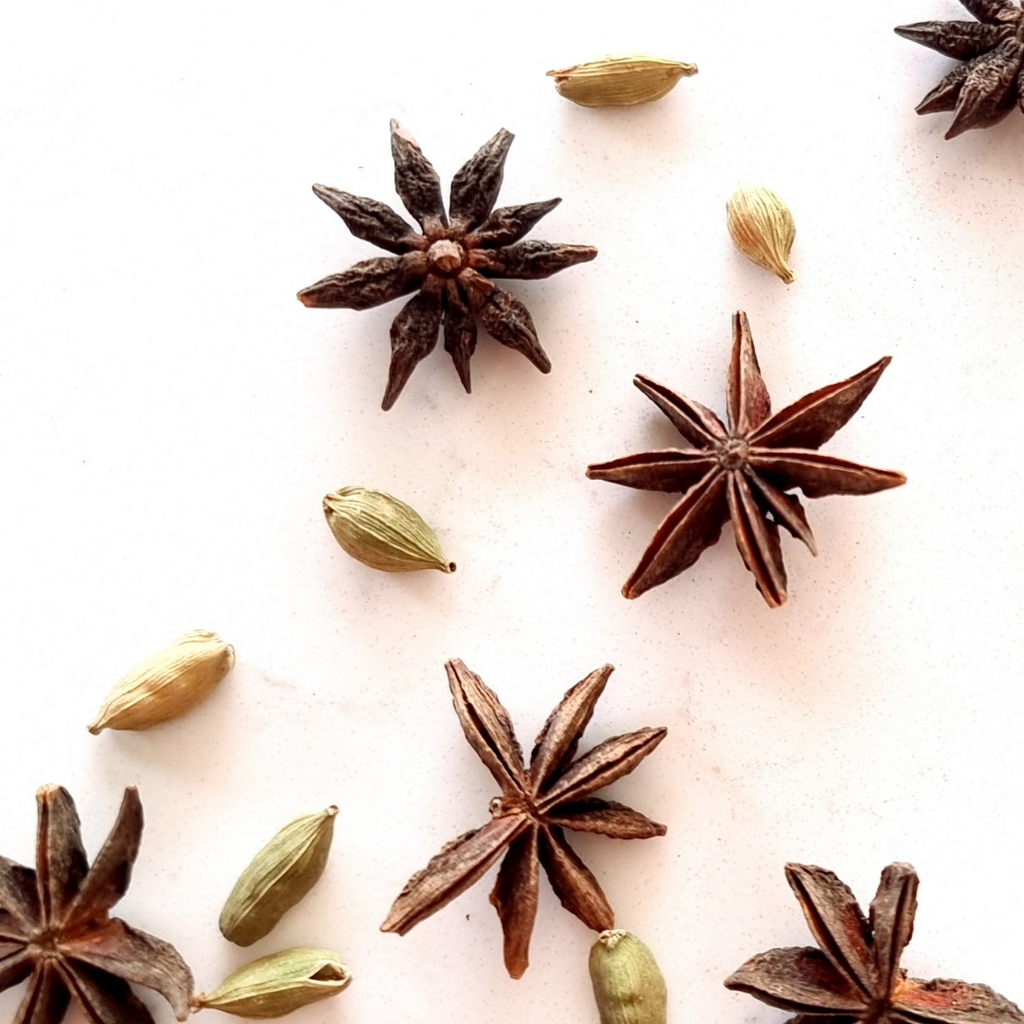 Descubre las Especias Naturales Ideales para Potenciar tu Taza de Té